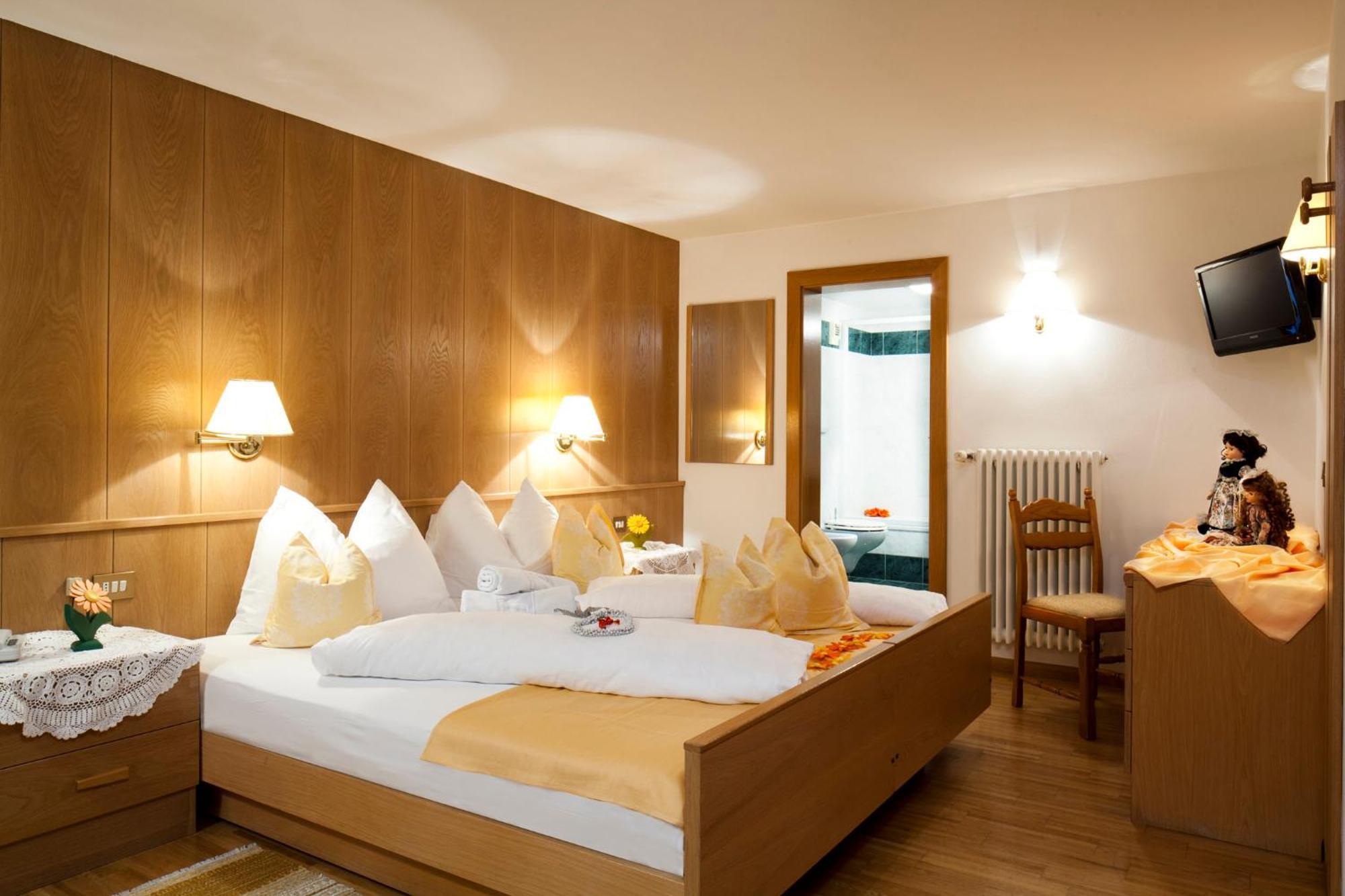 Mountain Hotel Mezdi Colfosco Kültér fotó