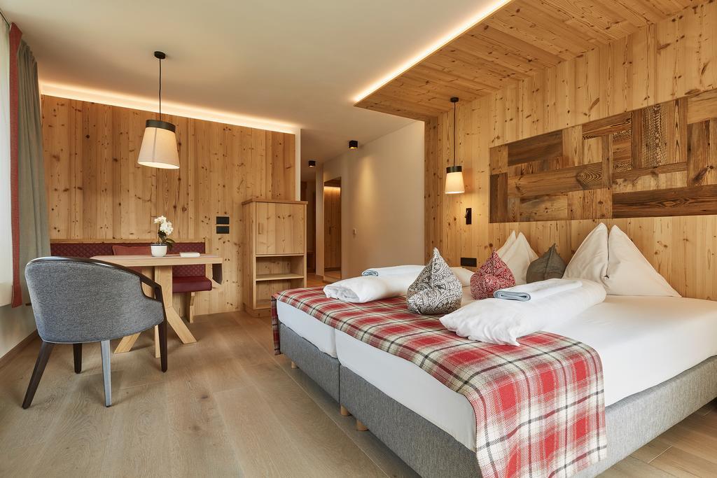 Mountain Hotel Mezdi Colfosco Kültér fotó